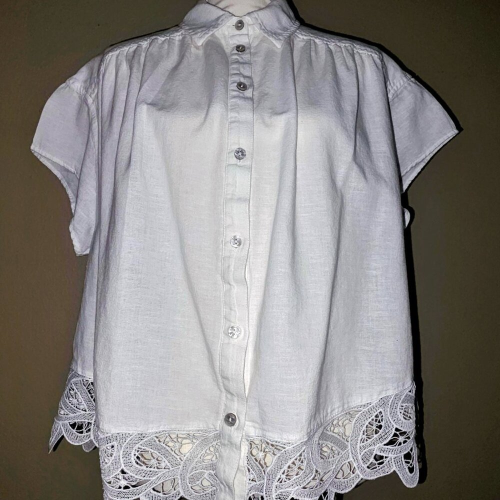 American Eagle White Lace Hem Blouse | Size M